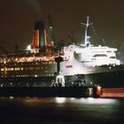 Queen Elizabeth 2 im Dock 11 von Blohm&Voss, 10.12.1992