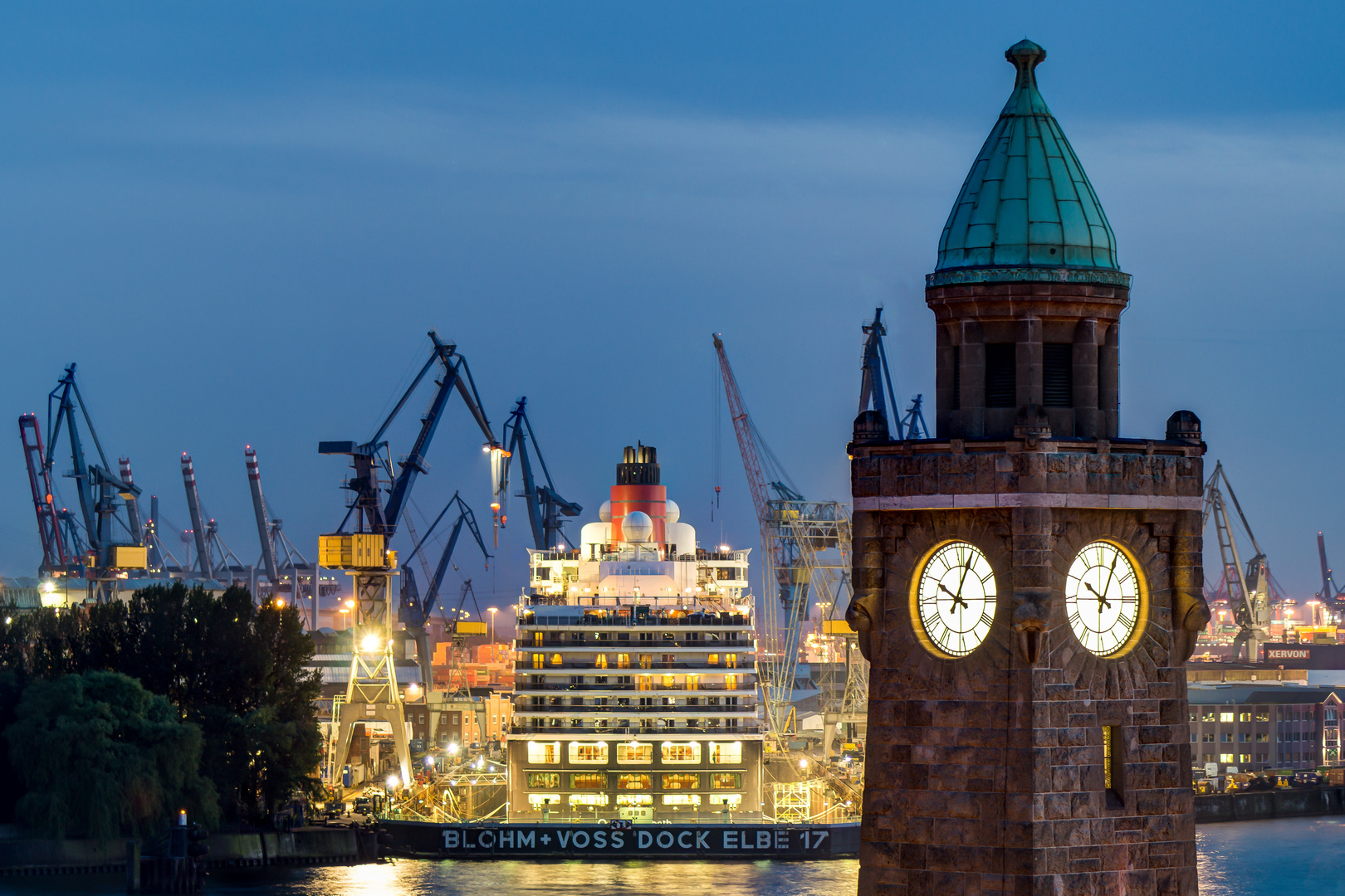 Queen Elizabeth im Dock Elbe 17