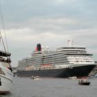 Queen Elizabeth im Hamburger Hafen - 15.07.2012