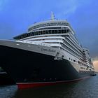 Queen Elizabeth im Hamburger Hafen