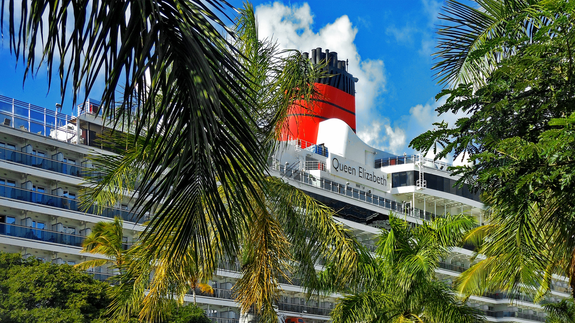 Queen Elizabeth in Honolulu