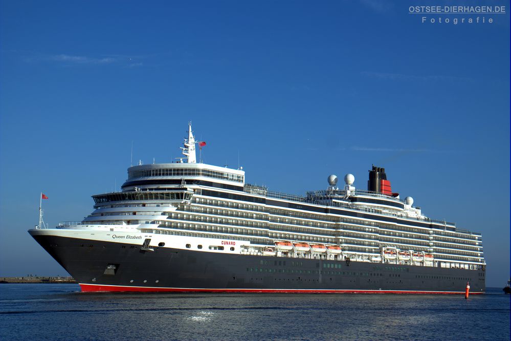 Queen Elizabeth in Warnemünde