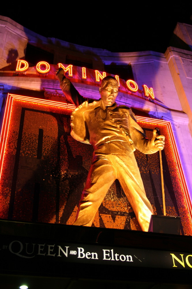 Queen in London - Dominion Theatre