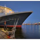 Queen Mary 2 - 2010 in Hamburg