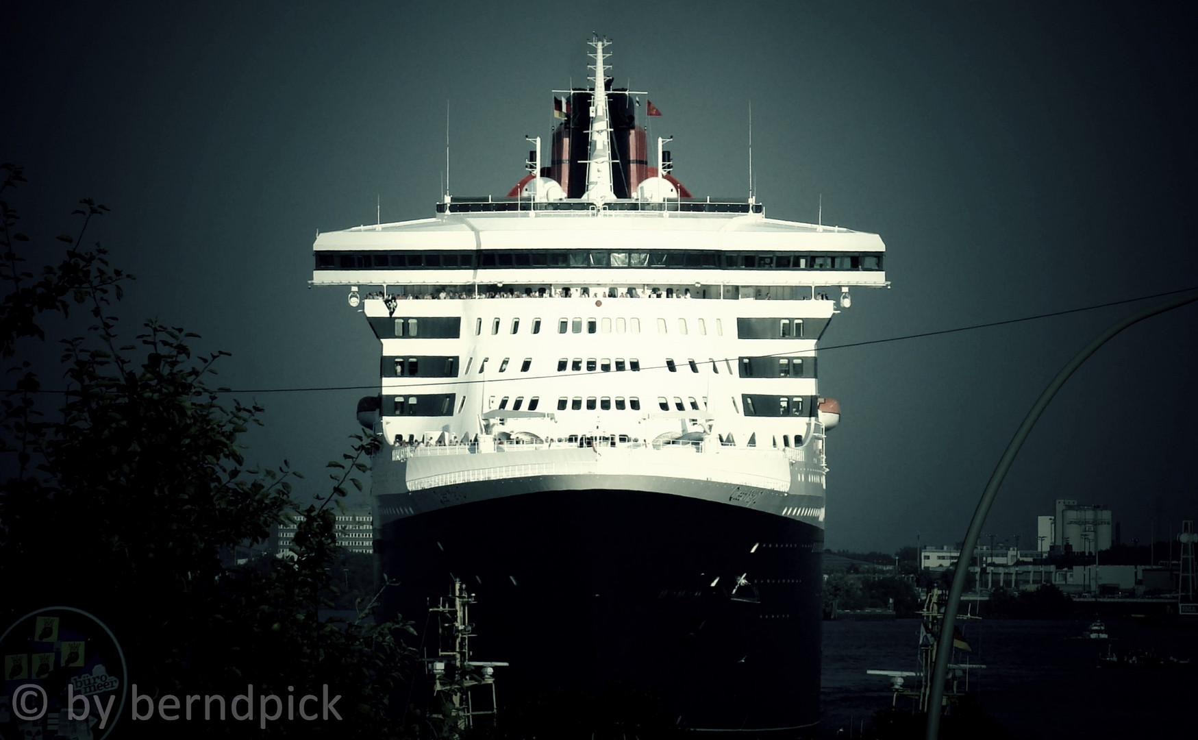 Queen Mary 2