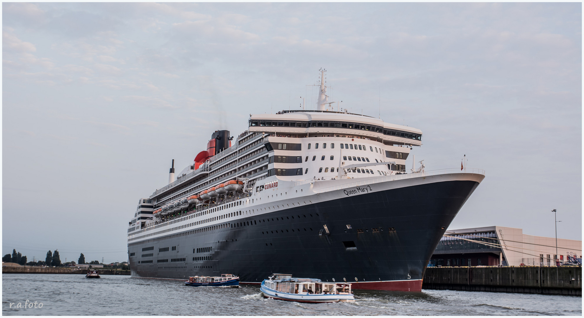 Queen Mary 2 