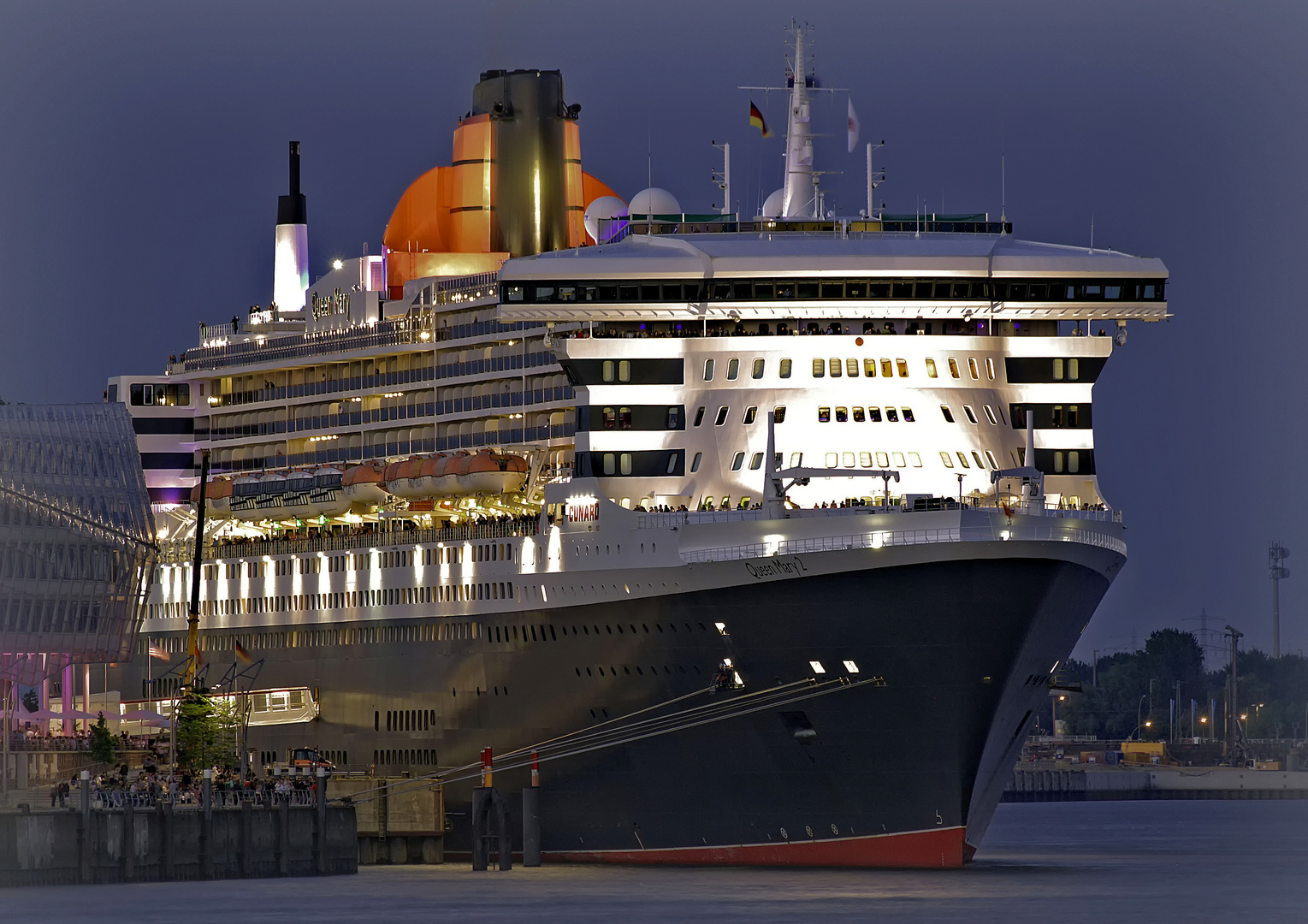 Queen Mary 2 