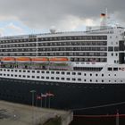 Queen Mary 2 am Cruise Center Hamburg