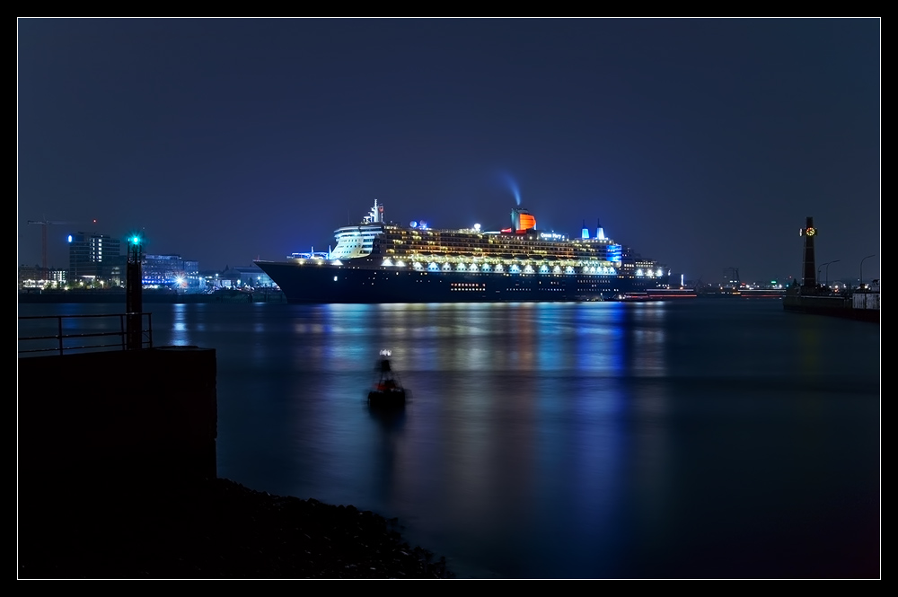 Queen Mary 2 am Cruise Terminal /II.