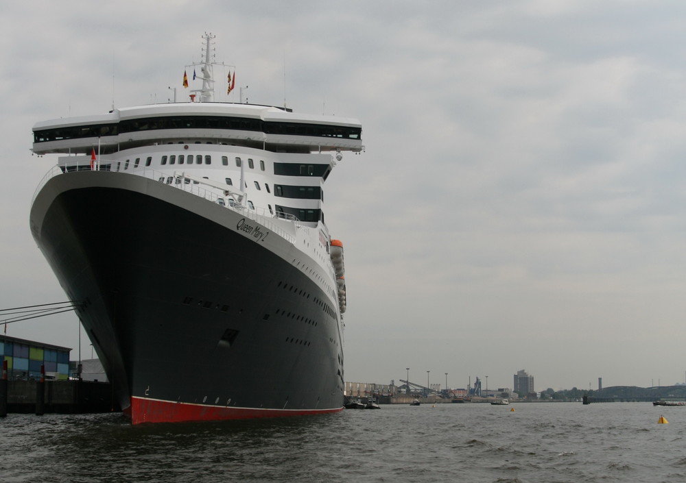 Queen Mary 2 bei den Cruise Days