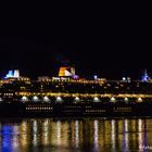 Queen Mary 2 bei Nacht