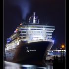 Queen Mary 2 bei Nacht Nr. 2