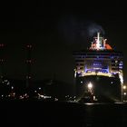 Queen Mary 2 beim Auslaufen -1-