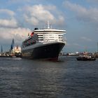 Queen Mary 2 beim Eindocken