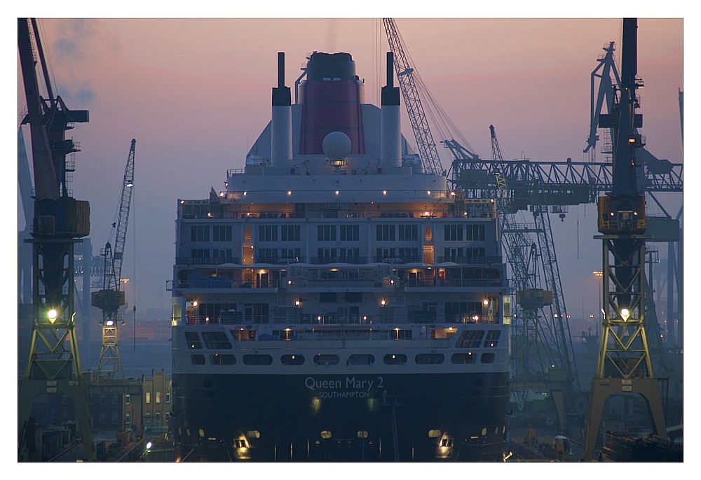 Queen Mary 2 @ Blohm & Voss