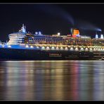 Queen Mary 2 @ Blue Port 2008