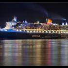 Queen Mary 2 @ Blue Port 2008