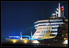 Queen Mary 2 - Brücke bei Nacht