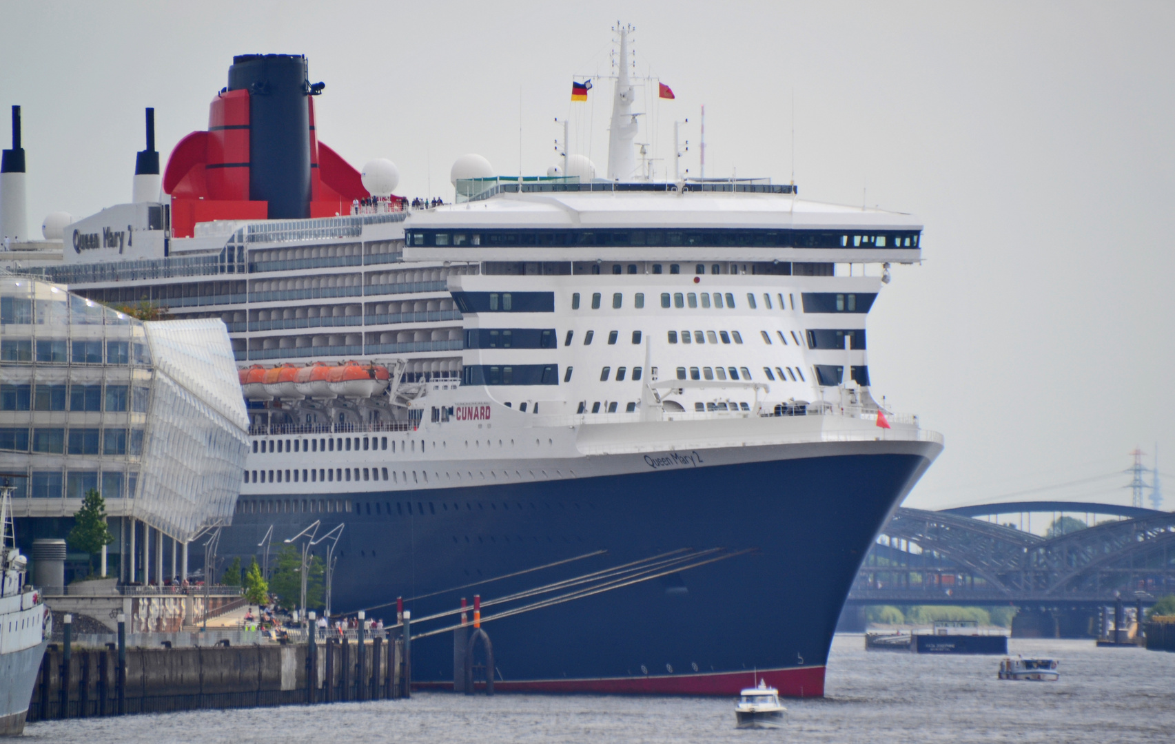 Queen Mary 2 Hafencity Hamburg