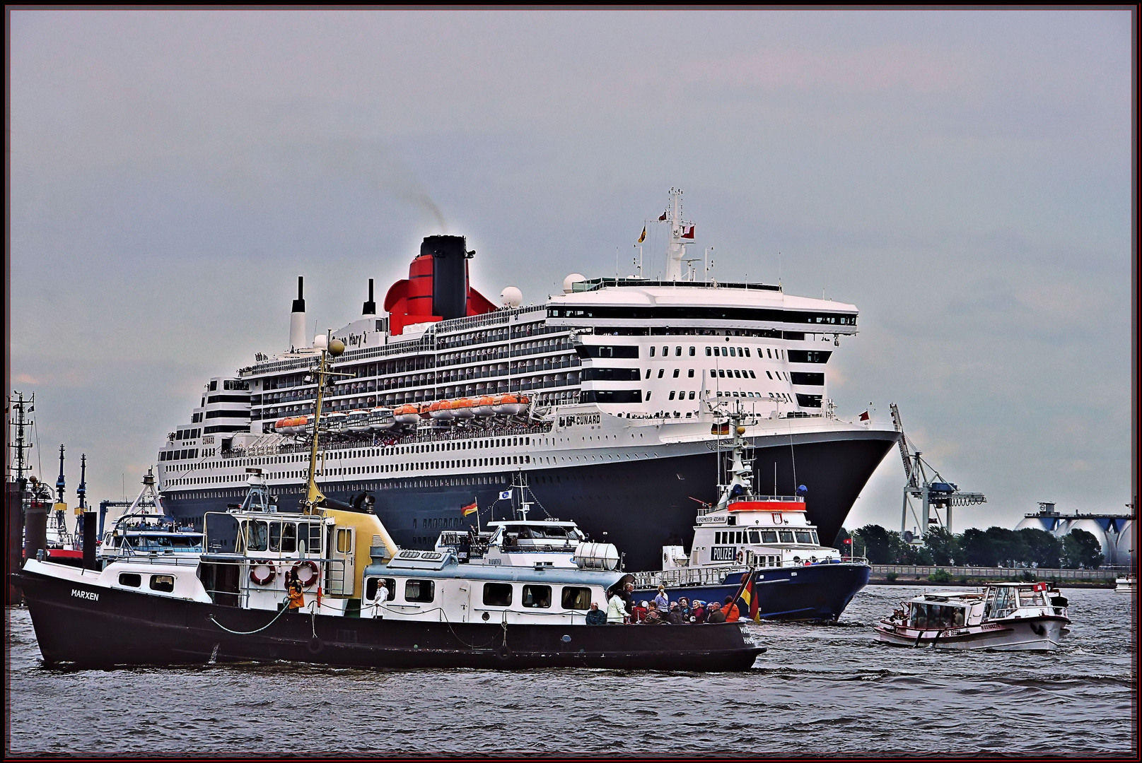 Queen Mary 2 - Hamburg - 22. Juni 2013 (1)