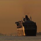 Queen Mary 2 ... Hamburg in Sicht !