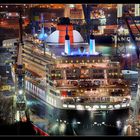 Queen Mary 2 im Dock