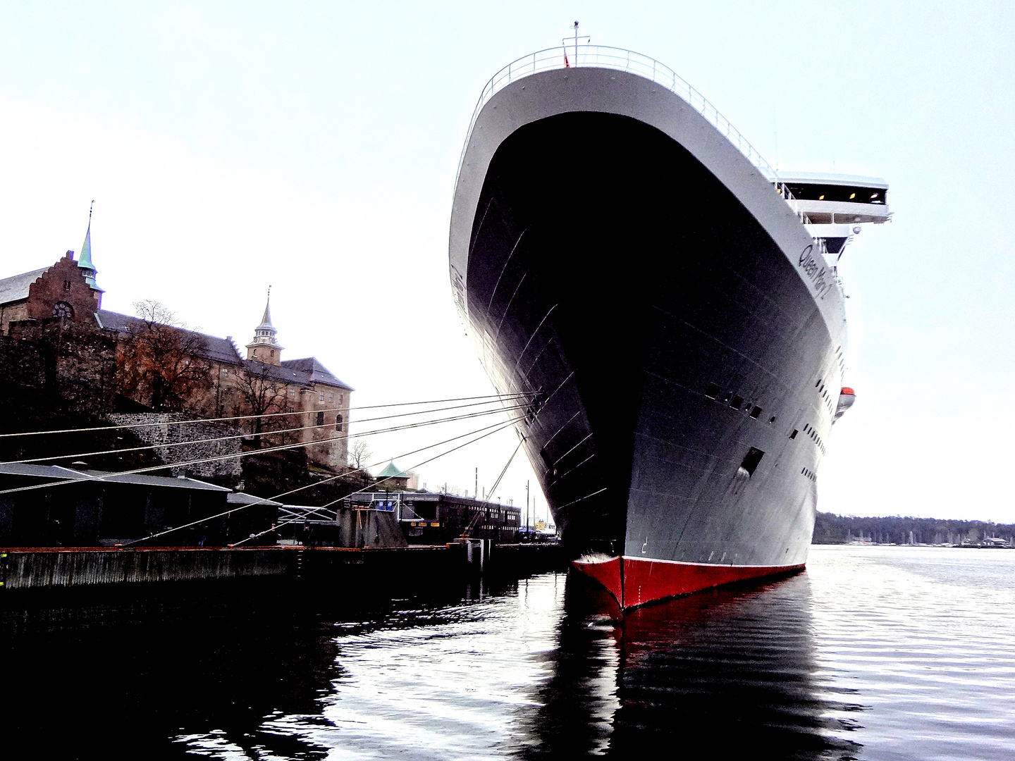 Queen Mary 2 im Hafen von Oslo