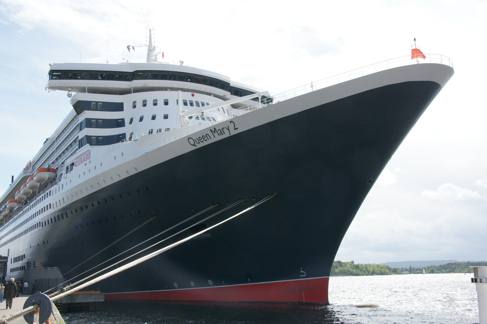 Queen Mary 2 im Hafen von Oslo