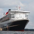 Queen Mary 2 im Hamburger Hafen