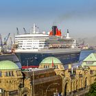 Queen Mary 2 im Hamburger Hafen