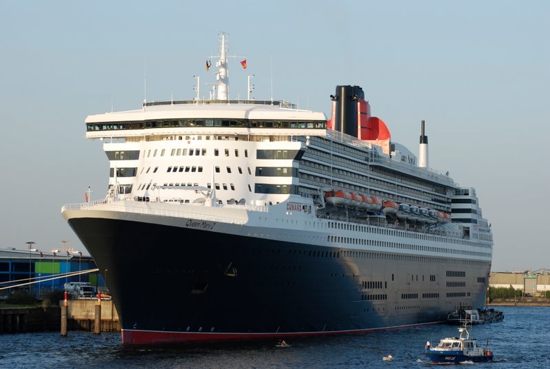 Queen Mary 2 im Hamburger Hafen Foto & Bild schiffe und seewege