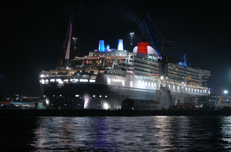 Queen Mary 2 im Trockendock