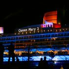 Queen Mary 2 in blau