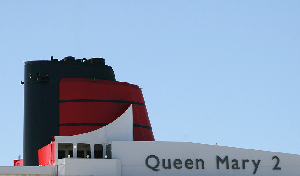 Queen Mary 2 in Hamburg