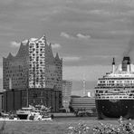 Queen Mary 2 in Hamburg