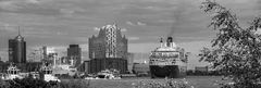 Queen Mary 2 in Hamburg