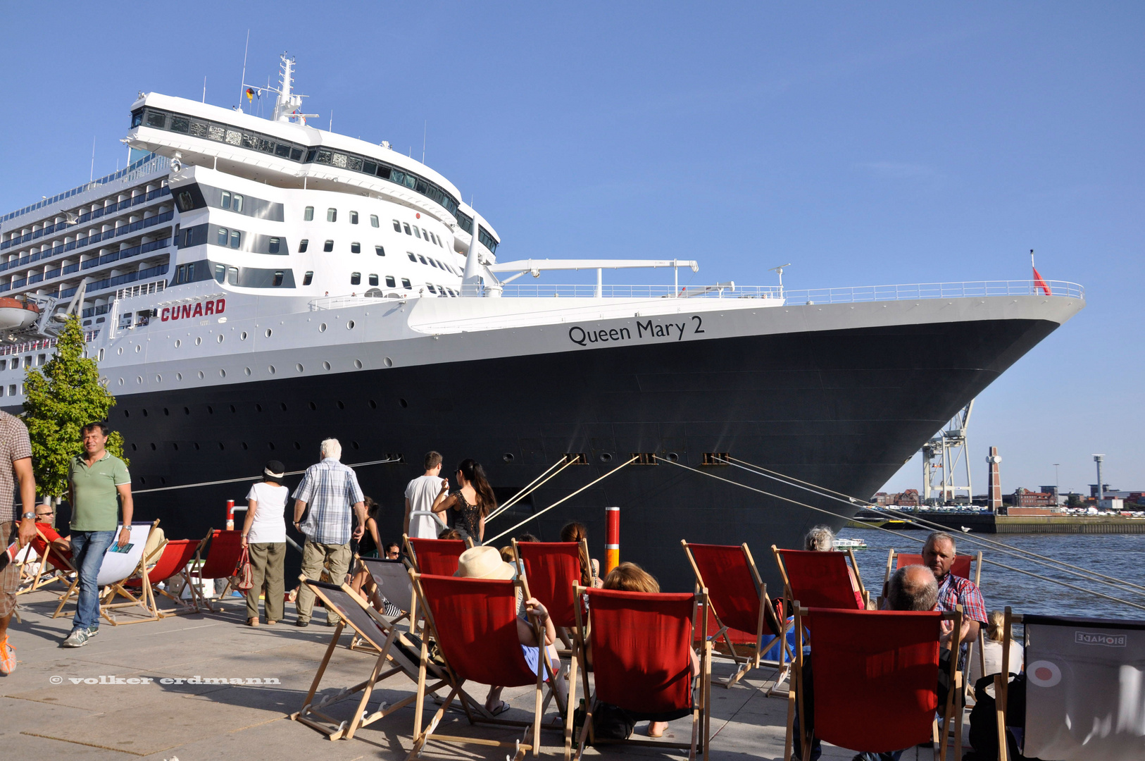 Queen Mary 2 in Hamburg