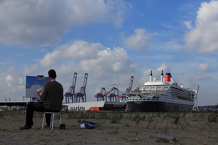 Queen Mary 2 in Hamburg