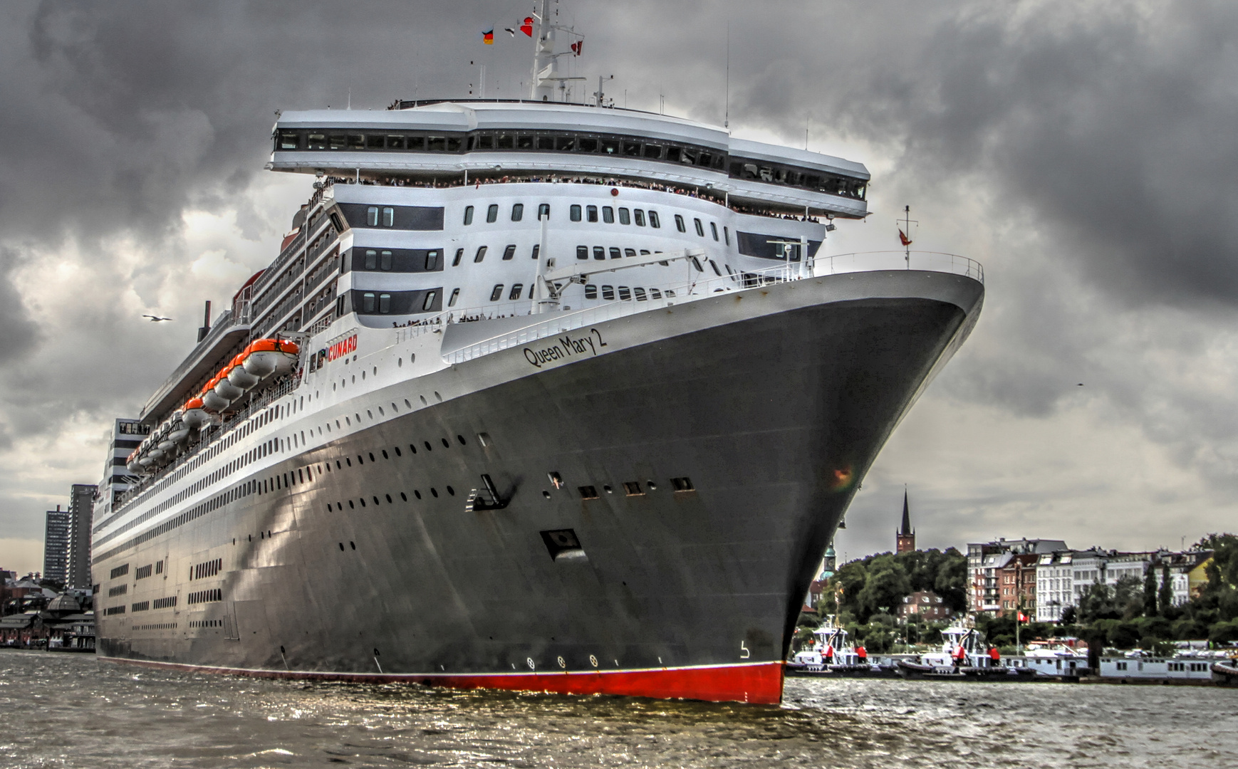 Queen Mary 2 in Hamburg Foto & Bild schiffe und seewege, motorschiffe, verkehr & fahrzeuge
