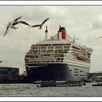 Queen Mary 2 in Hamburg