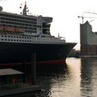 Queen Mary 2 in Hamburg