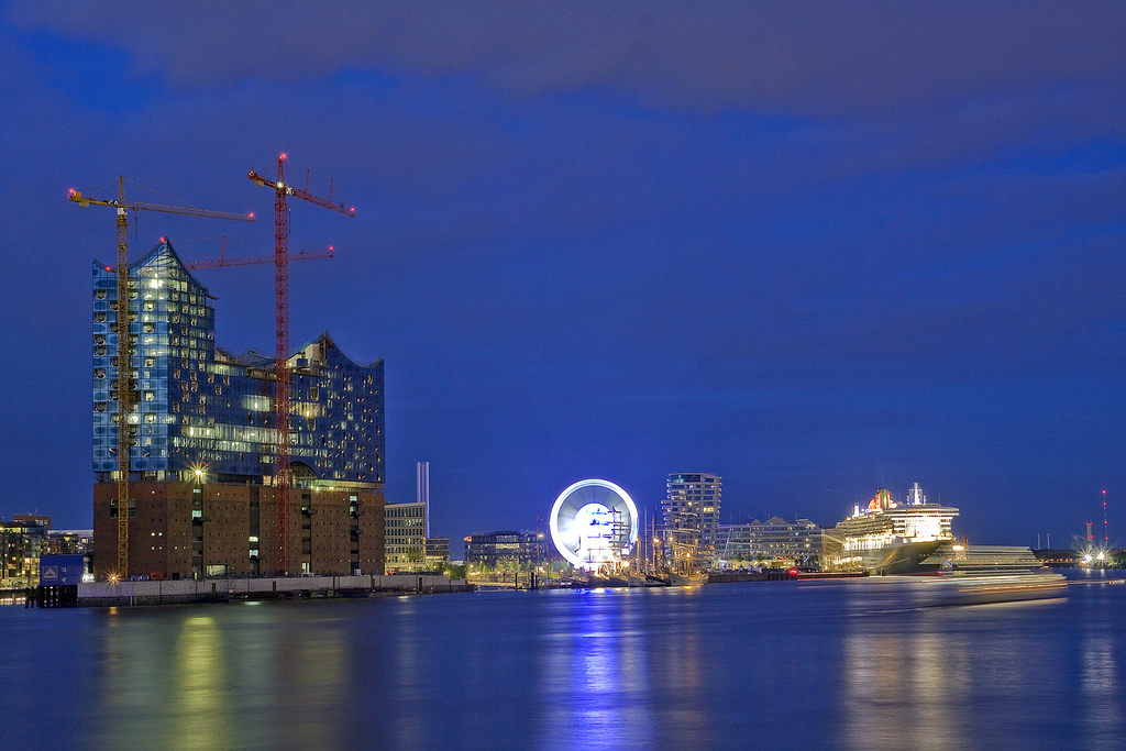 Queen Mary 2 in Hamburg