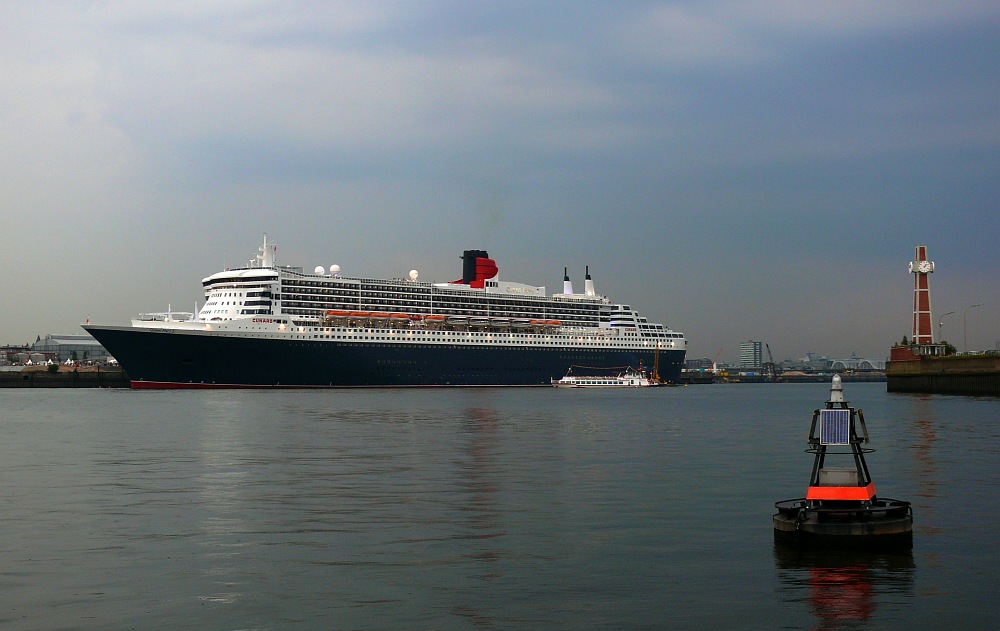 Queen Mary 2 in Hamburg (I)