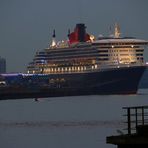 Queen Mary 2 in Hamburg (II)