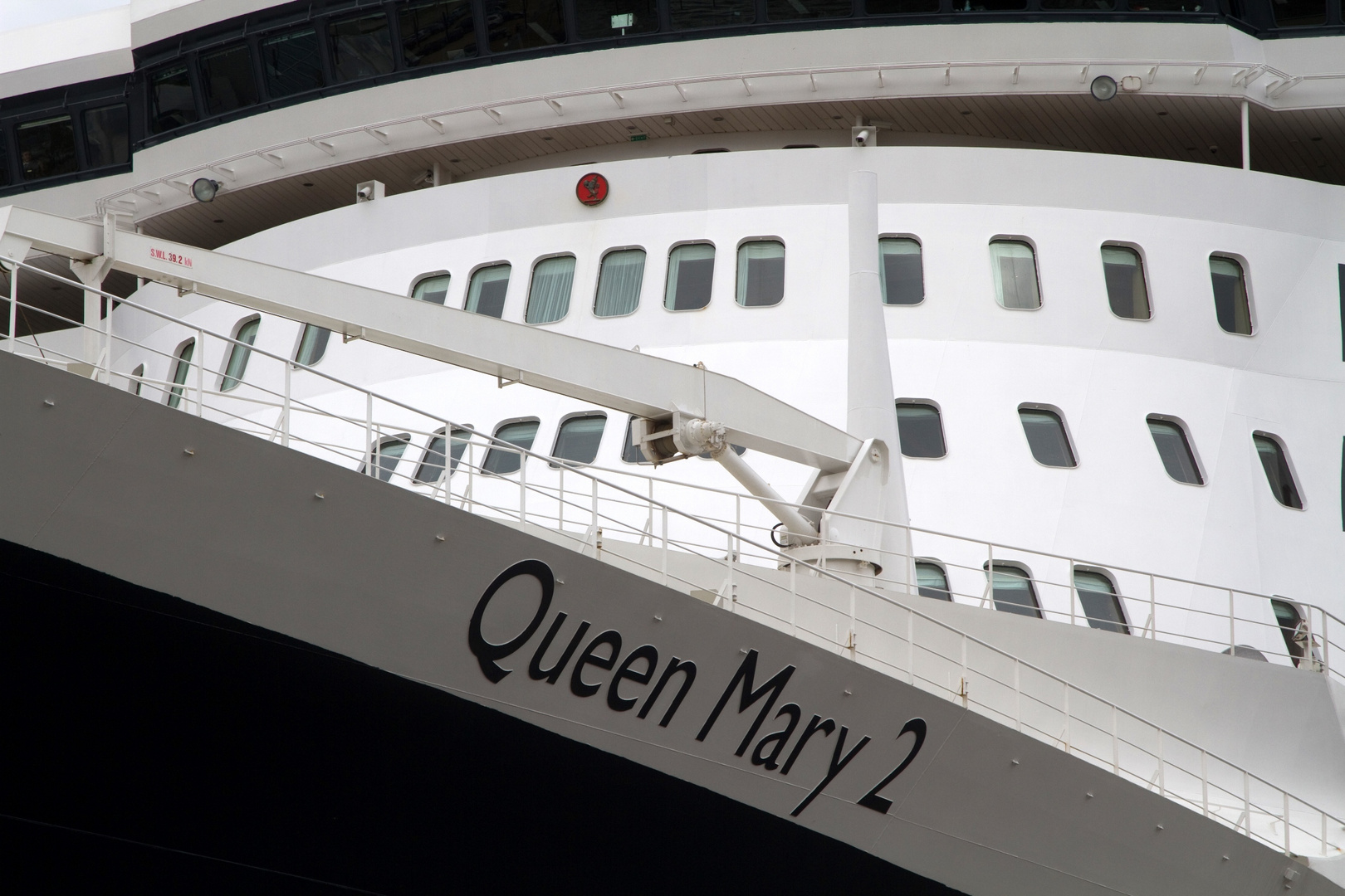 Queen Mary 2 in Hamburg zum Hafengeburtstag 2012