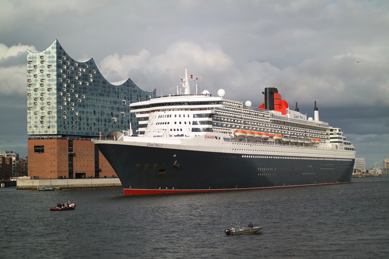 Queen Mary 2 in HH