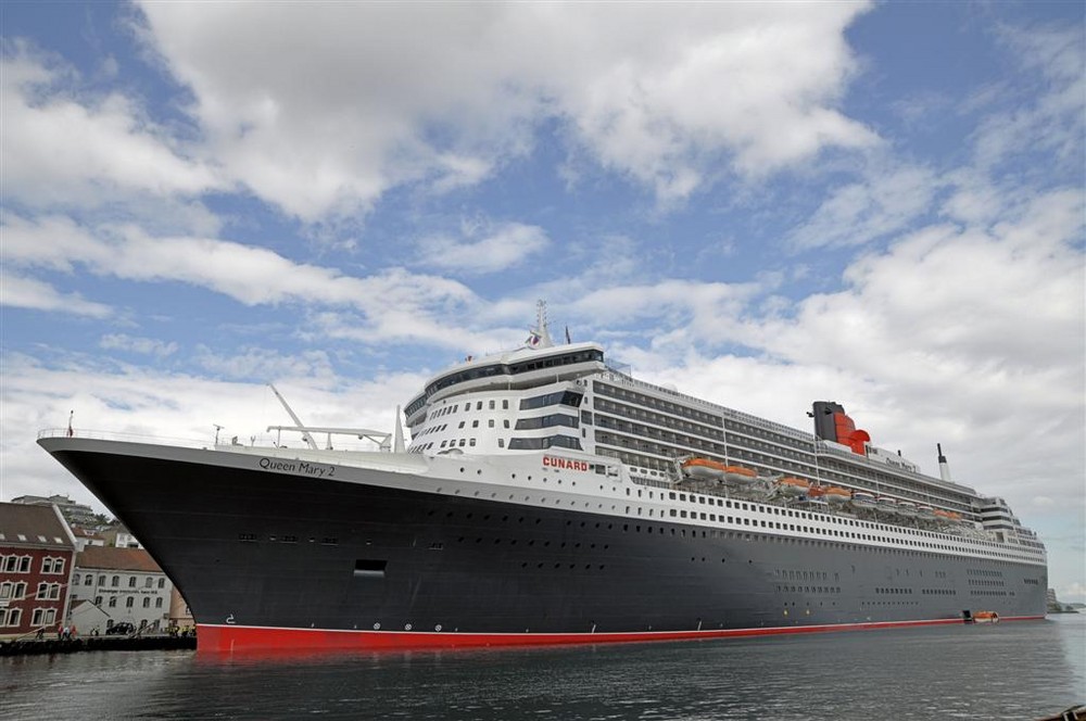 QUEEN MARY 2 in Stavanger