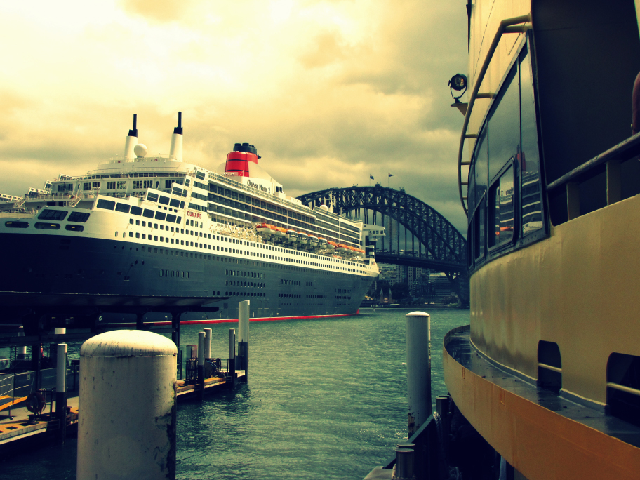 Queen Mary 2 in Sydney