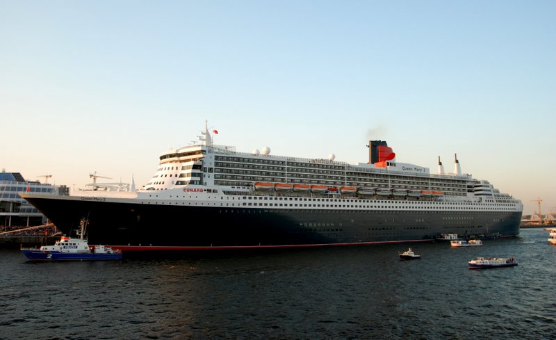 Queen Mary 2 in voller Schönheit