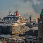 Queen Mary 2 - Jetzt wird sie eingedockt.